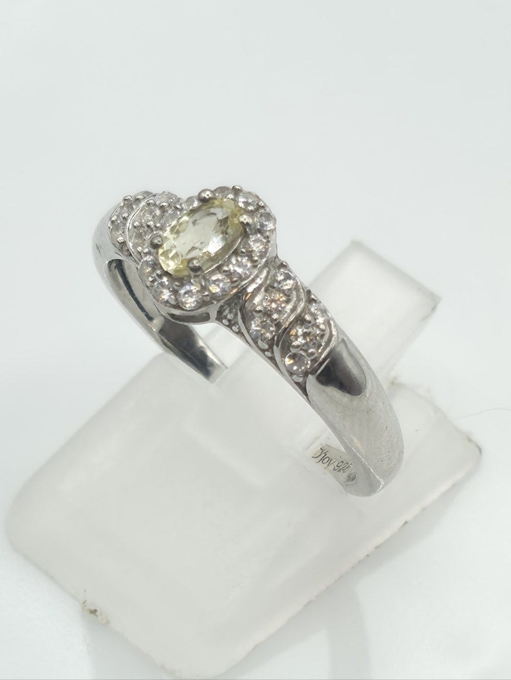 NWOT Striking Genuine Golden Apatite And White Zircon Ring - Picture 3 of 7